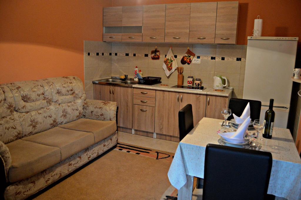קוטור Apartments Bucin מראה חיצוני תמונה