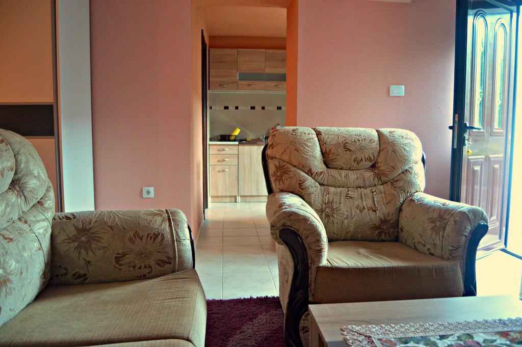 קוטור Apartments Bucin מראה חיצוני תמונה
